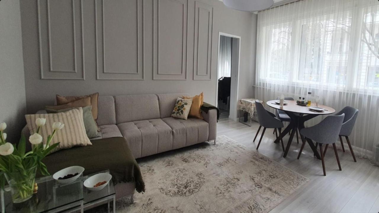 Appartement Im Zentrum Kudamm, West Berlin