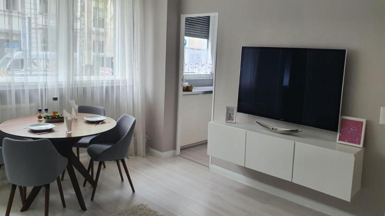Im Zentrum Kudamm, West Appartement *